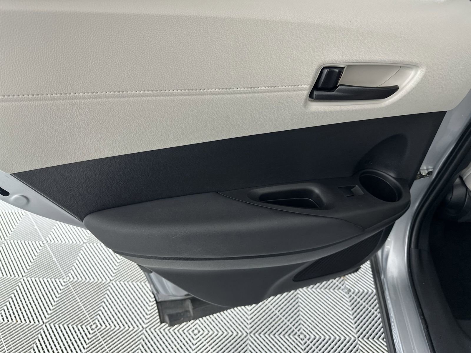 Used 2023 Toyota Corolla Cross L FWD image 30