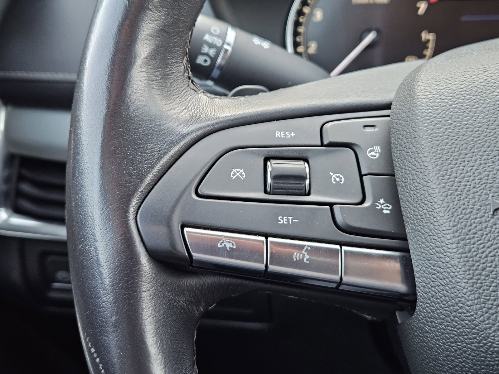 Certified 2023 Cadillac XT4 Premium Luxury w/ Driver Assist Package image 22