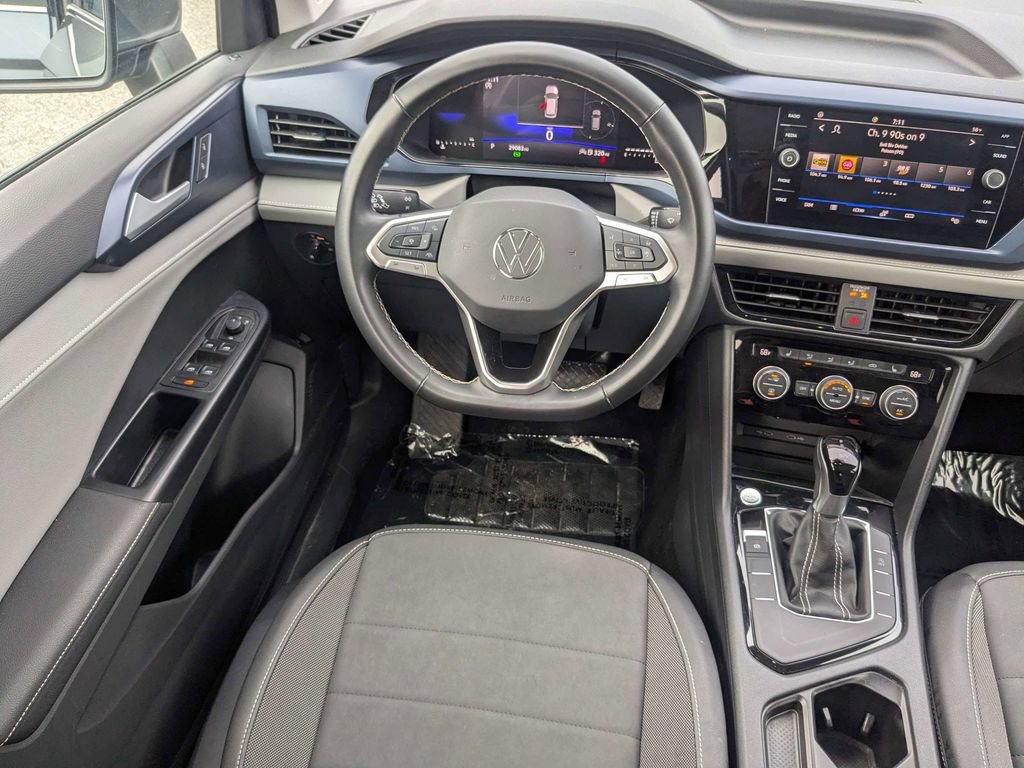 Used 2024 Volkswagen Taos SE FWD image 16