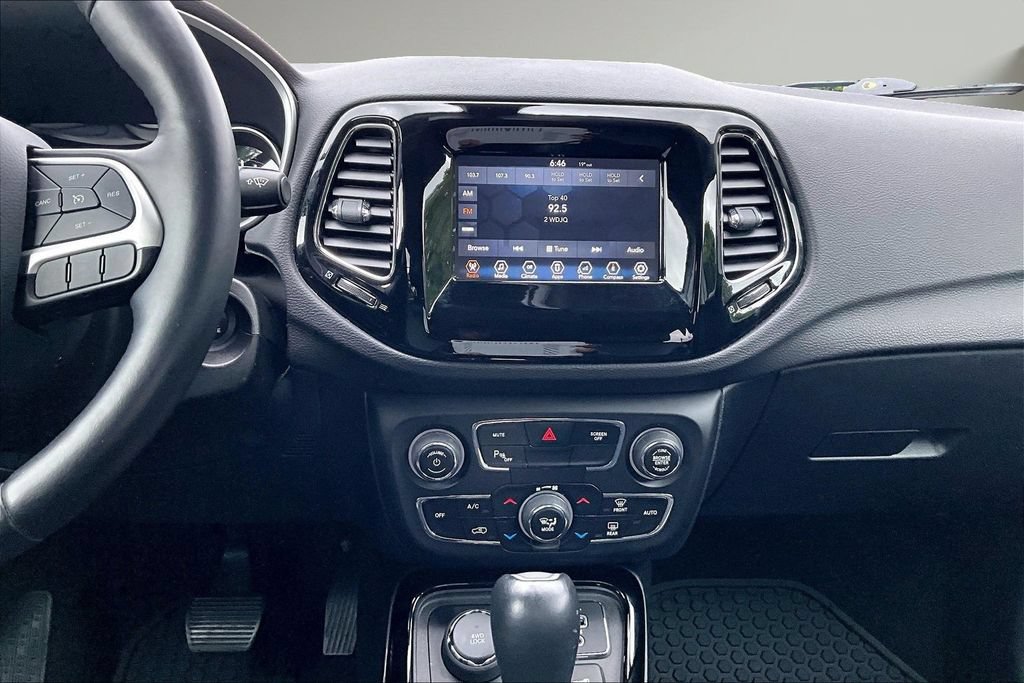 Used 2018 Jeep Compass Latitude w/ Popular Equipment Group AWD/4WD image 10
