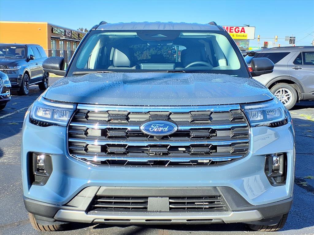 New 2026 Ford Explorer Active w/ Active Comfort Package image 2