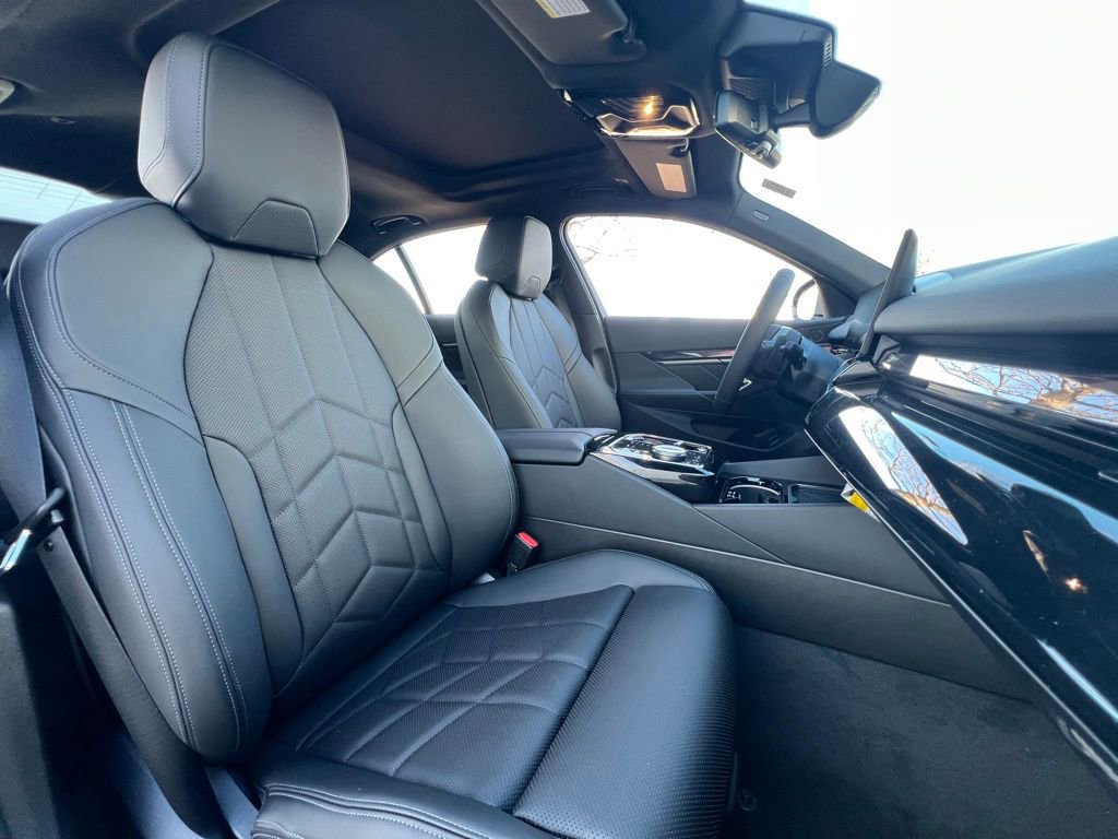 New 2026 BMW 530i xDrive w/ M Sport Package image 36