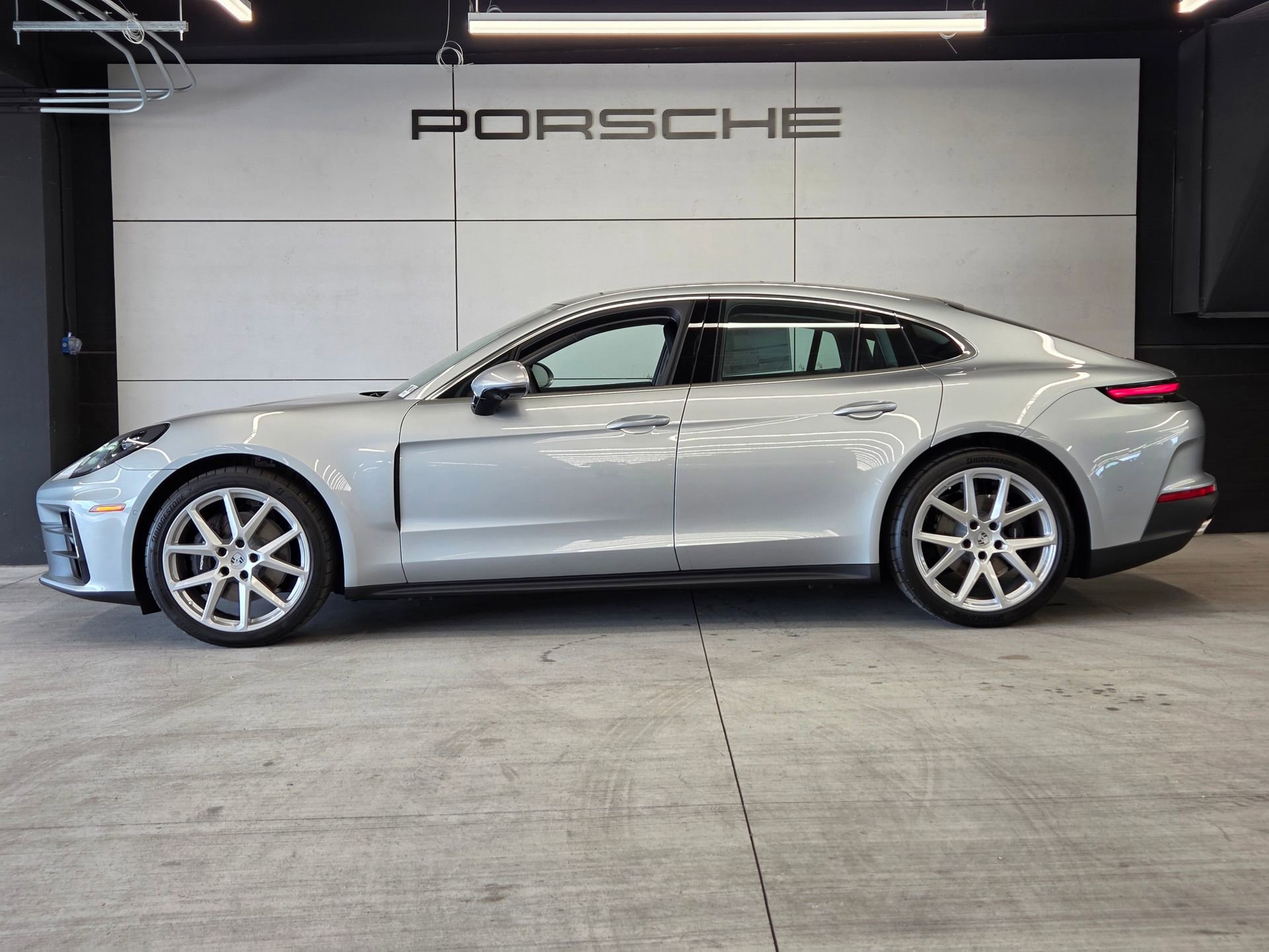 New 2026 Porsche Panamera image 2
