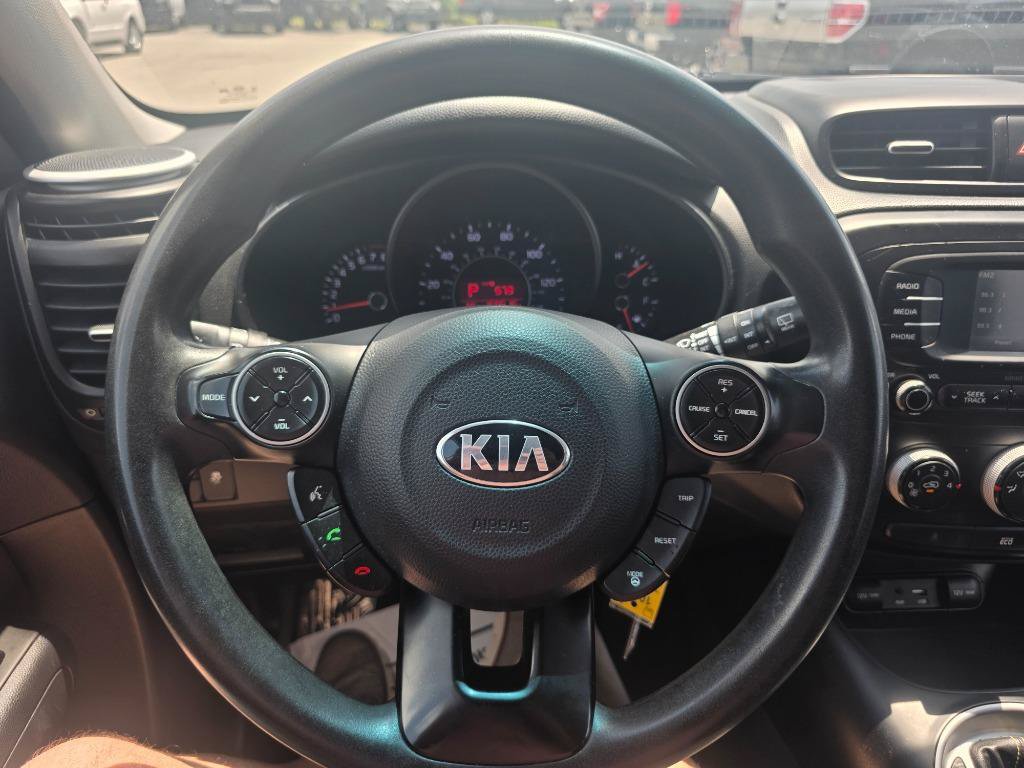 Used 2016 Kia Soul + FWD image 14