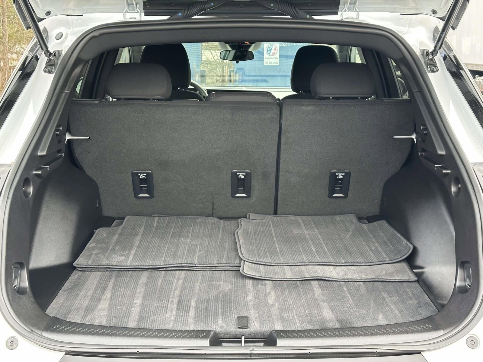 Used 2025 Chevrolet Equinox EV LT image 24