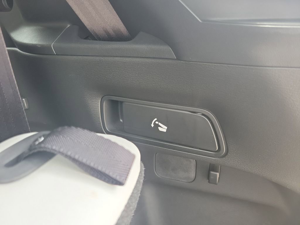 Used 2024 Mitsubishi Outlander SEL FWD image 36