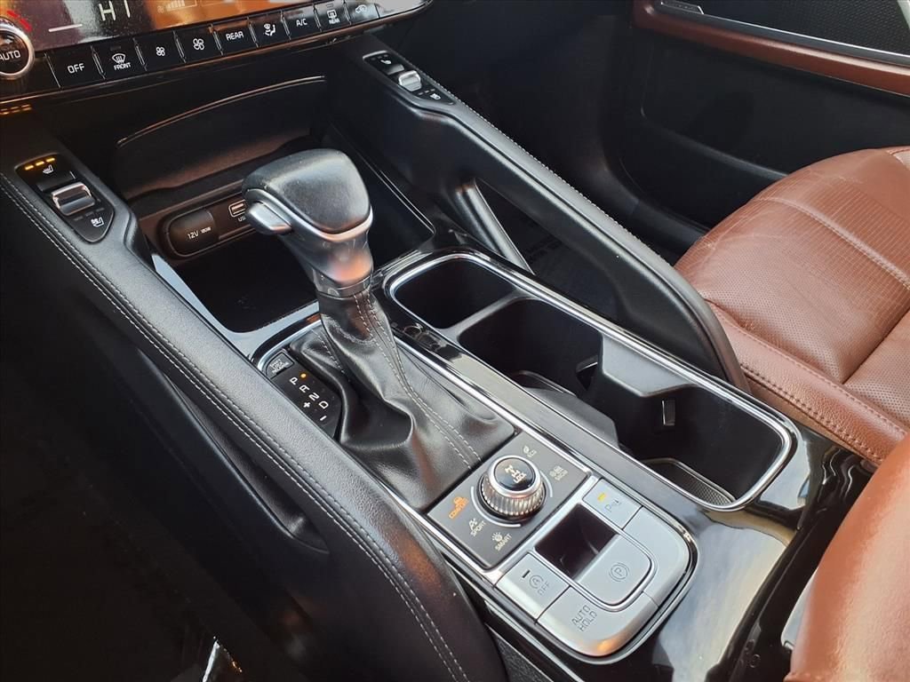 Used 2023 Kia Telluride EX w/ EX Captain's Chair Package image 10