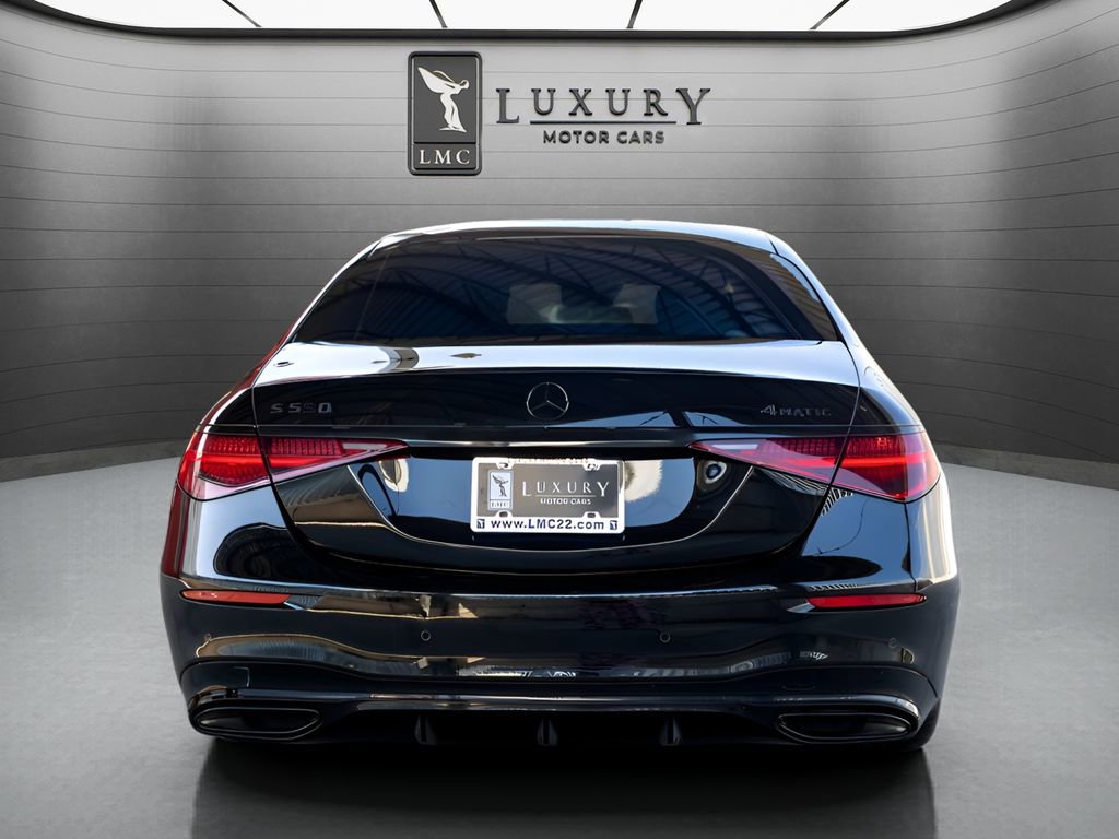 Used 2022 Mercedes-Benz S 580 4MATIC Sedan w/ AMG Line Package image 7