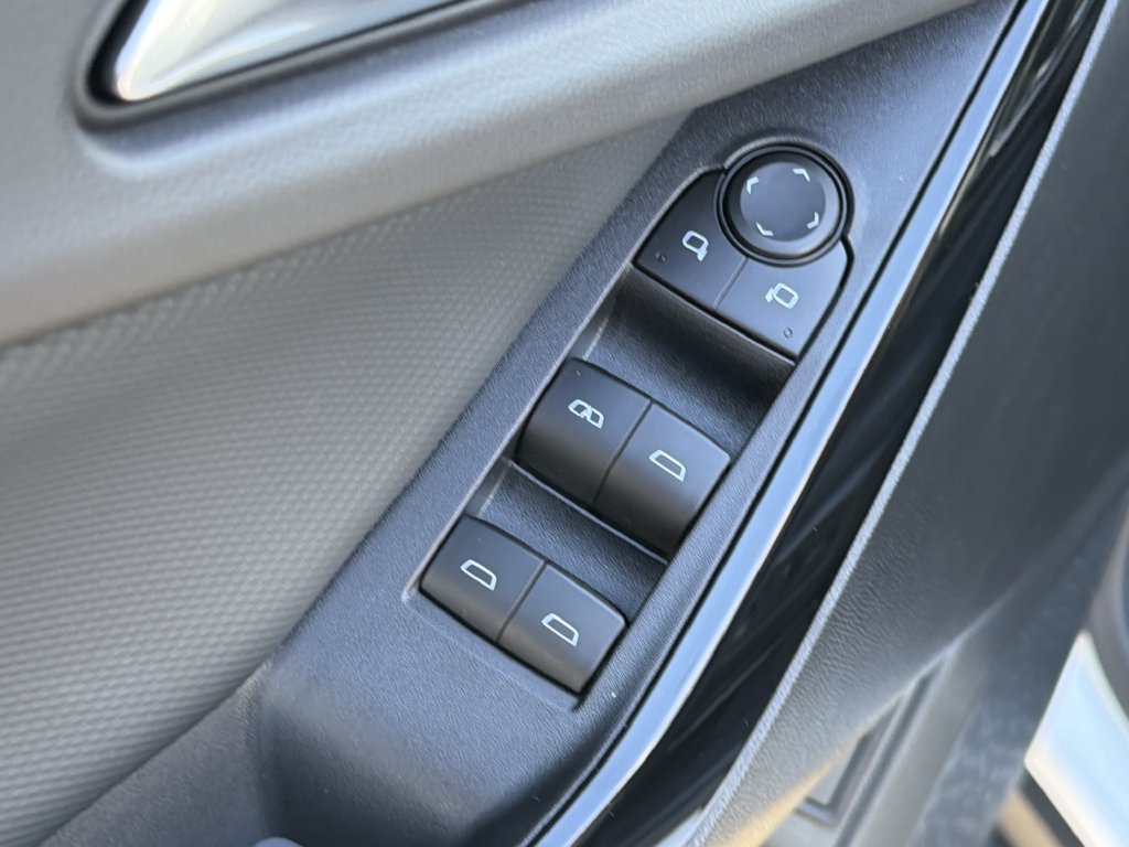 Used 2026 Chevrolet Equinox LT w/ Convenience Package II FWD image 23