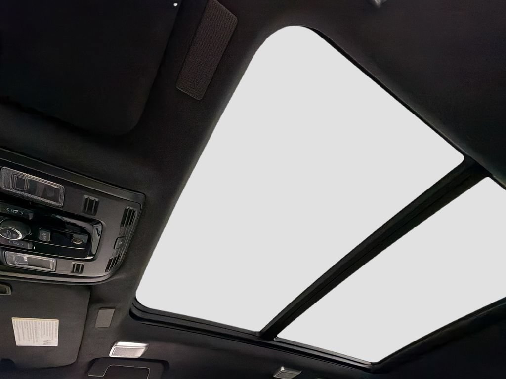 Used 2025 Cadillac Escalade V AWD/4WD image 23