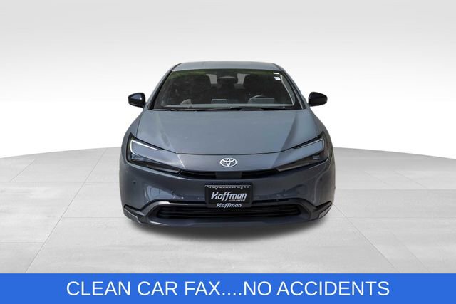 Certified 2025 Toyota Prius LE FWD image 3