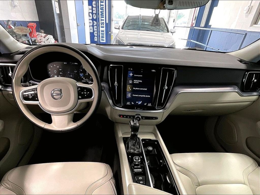 Used 2020 Volvo V60 T5 Cross Country w/ Protection Package AWD/4WD image 22
