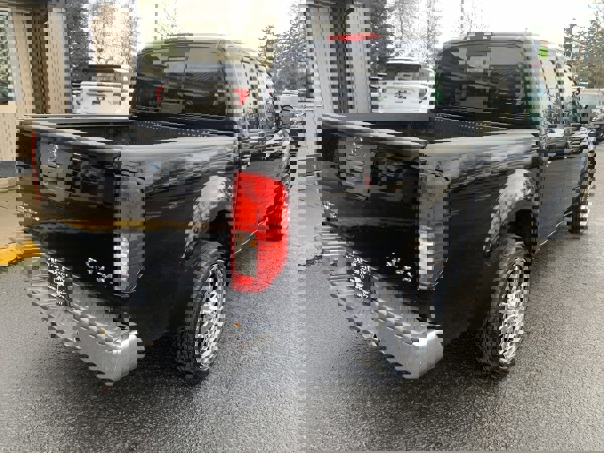 Used 2016 Nissan Frontier SV image 7