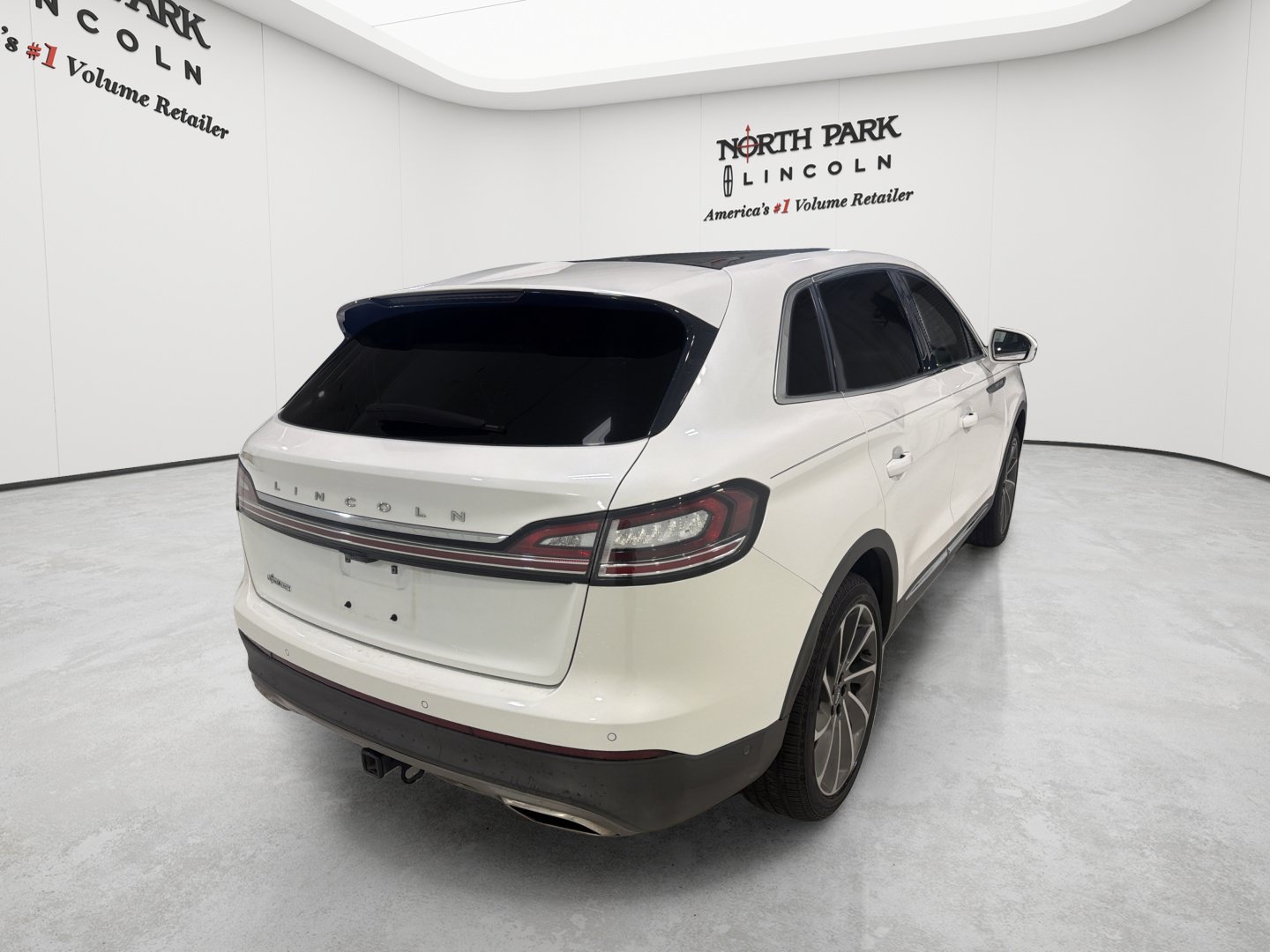 Used 2022 Lincoln Nautilus Reserve w/ Equipment Group 202A AWD/4WD image 5