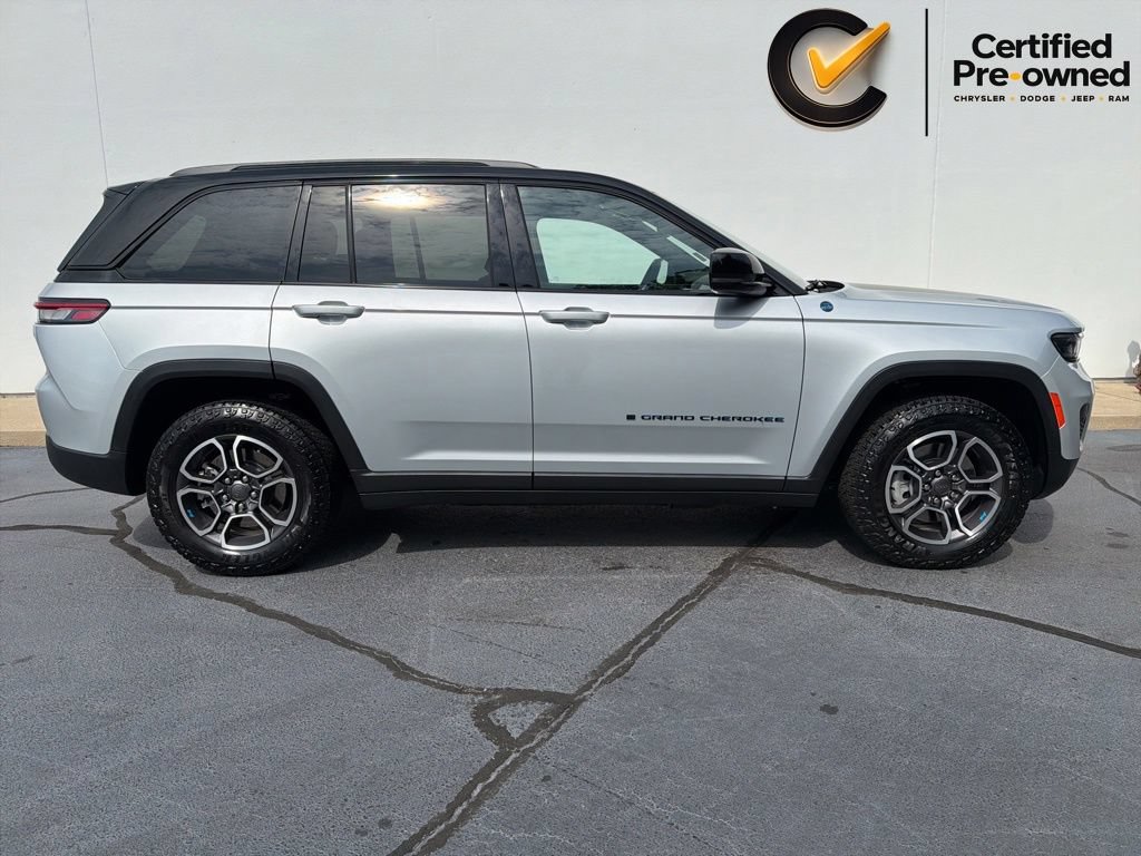Used 2022 Jeep Grand Cherokee Trailhawk AWD/4WD image 4