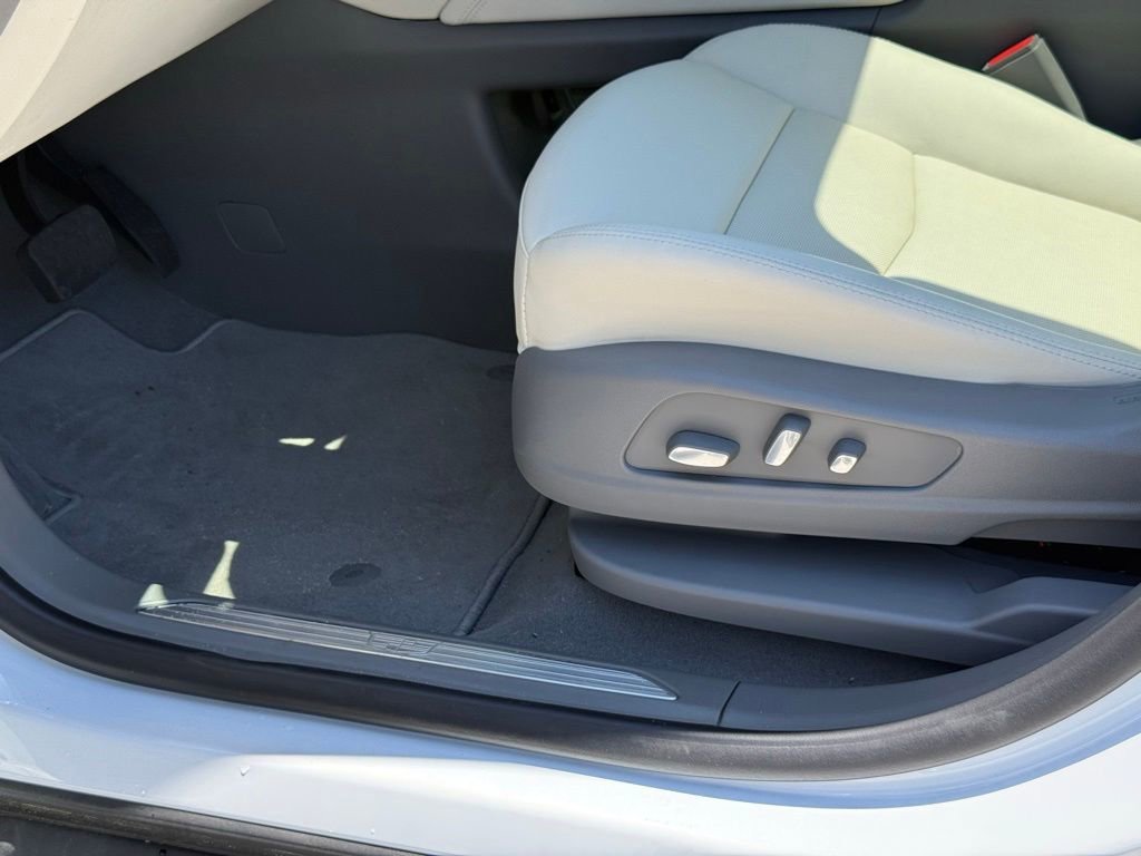 New 2026 Cadillac XT5 Premium Luxury FWD image 18