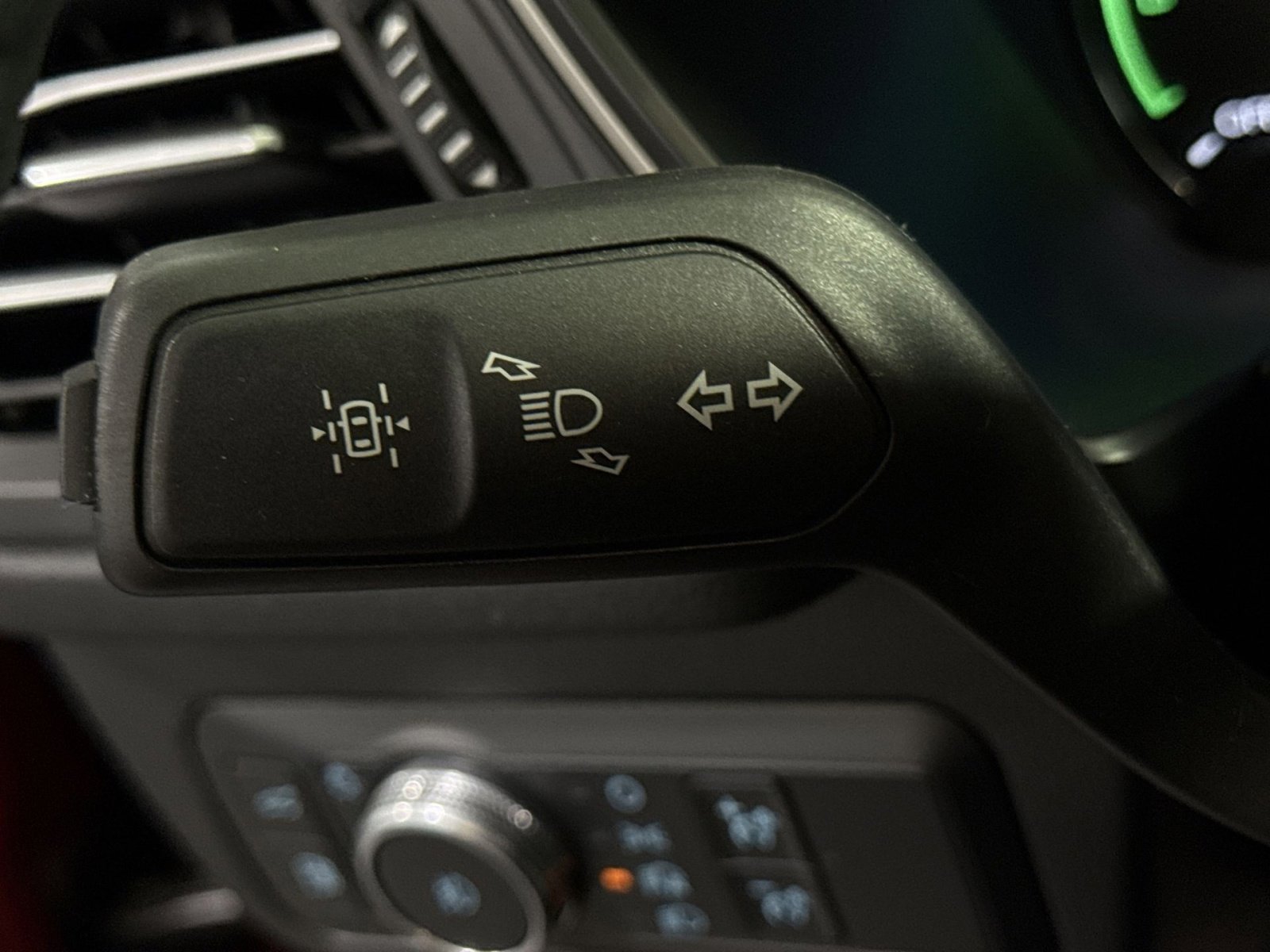 Used 2021 Ford Escape SEL image 18