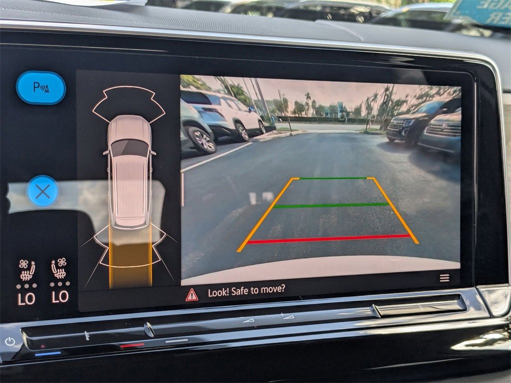 Used 2025 Volkswagen Atlas SE image 18