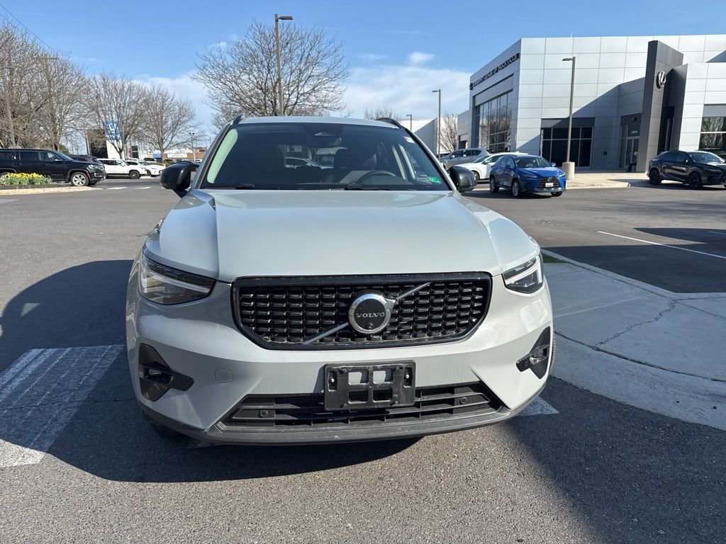 Used 2026 Volvo XC40 B5 Plus w/ Protection Package Premier image 2