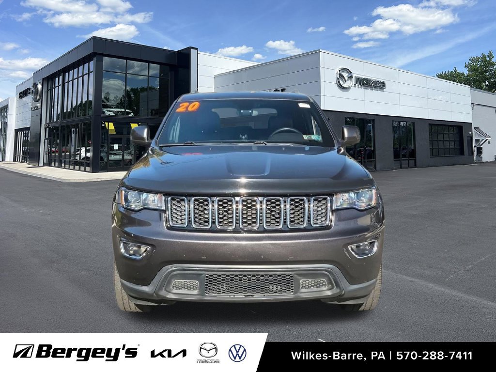 Used 2020 Jeep Grand Cherokee Laredo w/ Security & Convenience Group AWD/4WD image 11