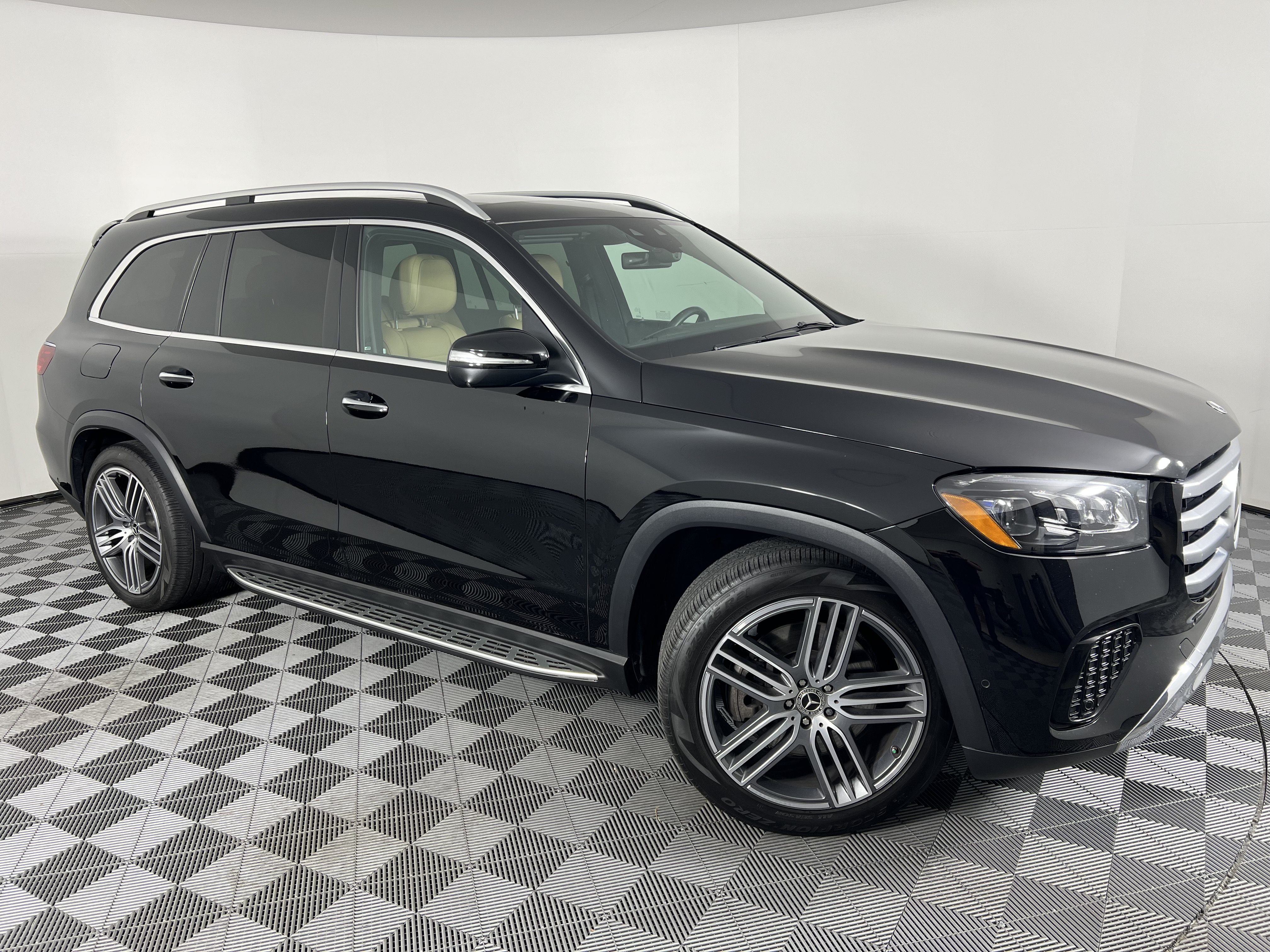 Certified 2024 Mercedes-Benz GLS 450 4MATIC image 2