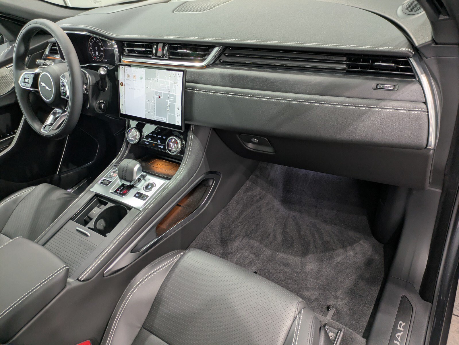 New 2026 Jaguar F-PACE R-Dynamic S AWD/4WD image 28