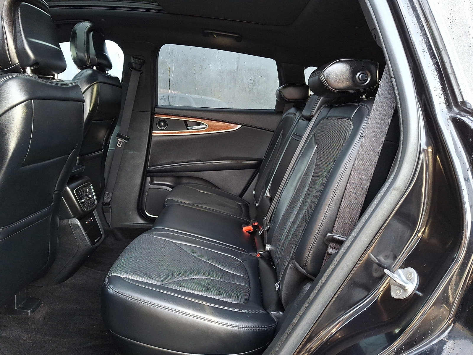 Used 2020 Lincoln Nautilus Reserve image 10