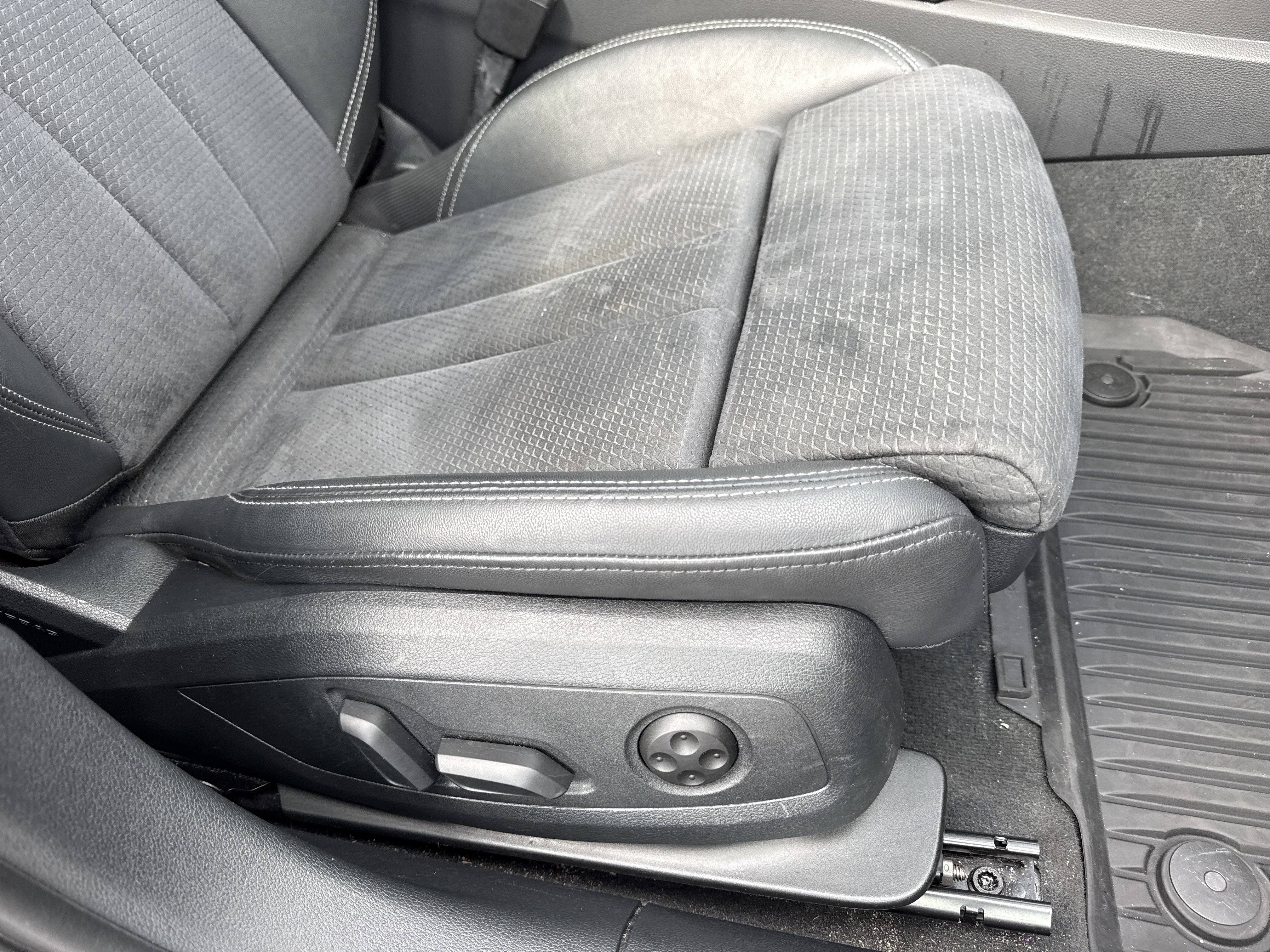 Used 2022 Audi A4 2.0T Premium Plus w/ Premium Plus Package image 29