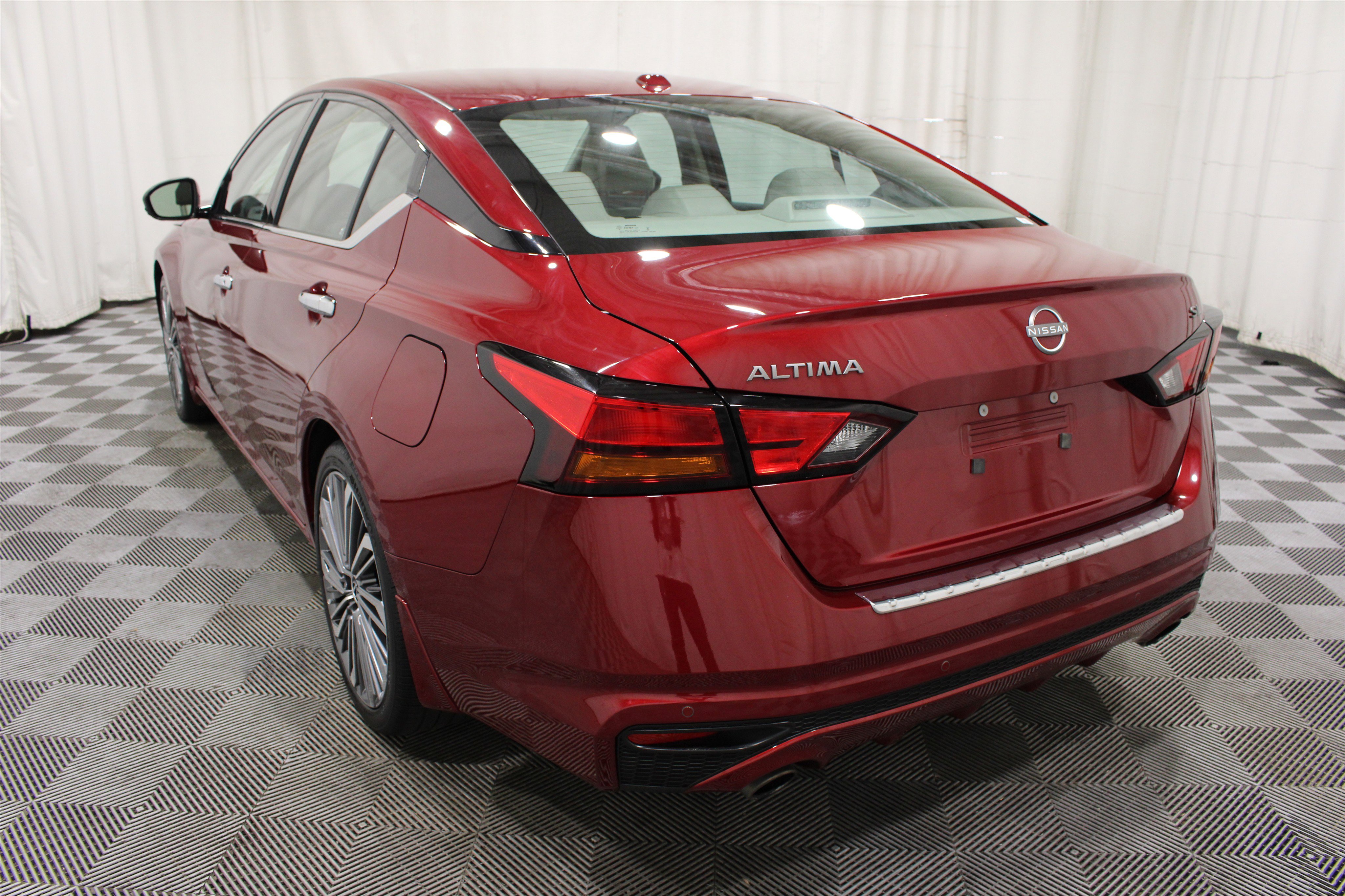 Used 2023 Nissan Altima 2.5 SL FWD image 32