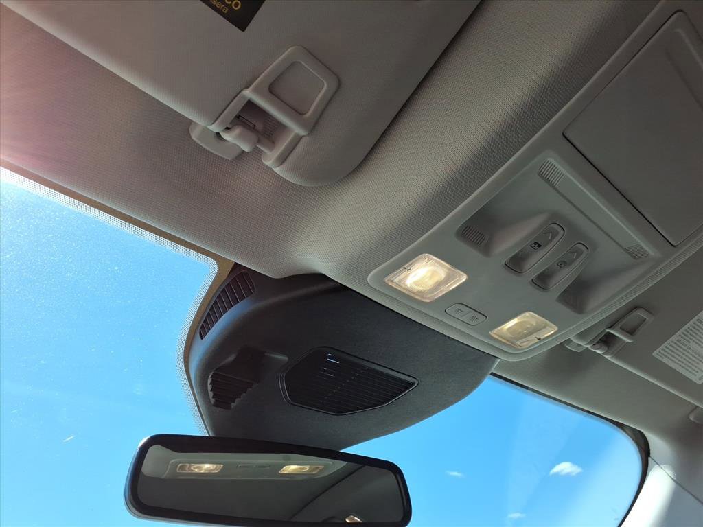 Used 2025 Ford Escape SE w/ PHEV Premium Package image 17