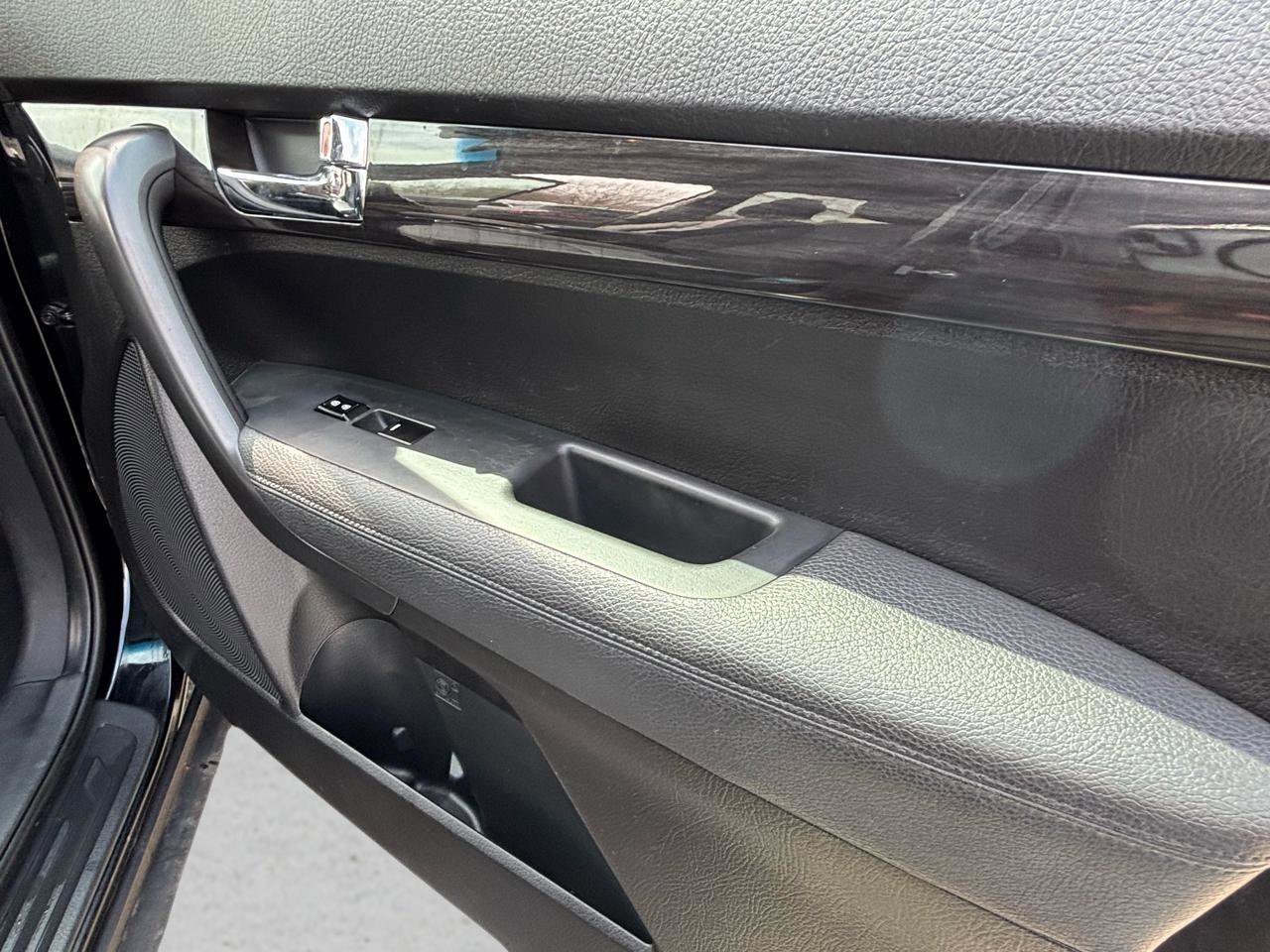 Used 2012 Kia Sorento FWD image 20