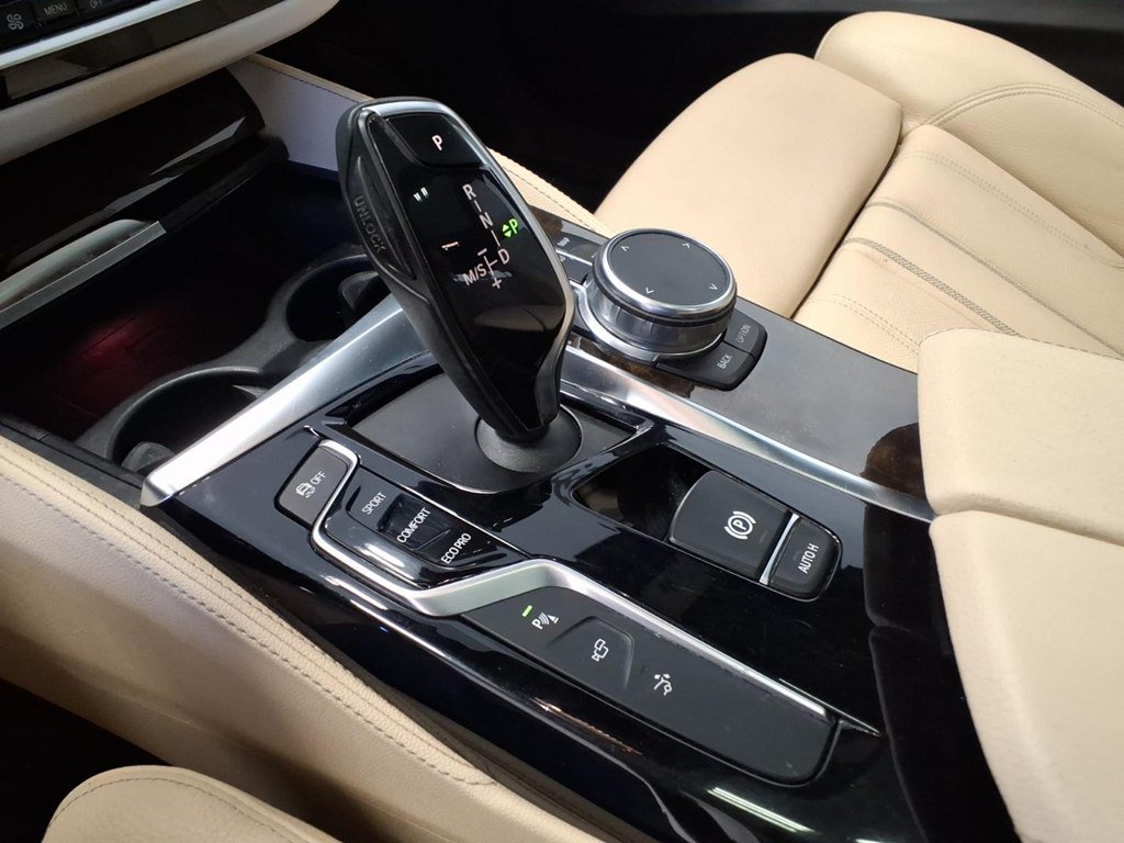 Used 2018 BMW 640i Gran Turismo xDrive AWD/4WD image 16