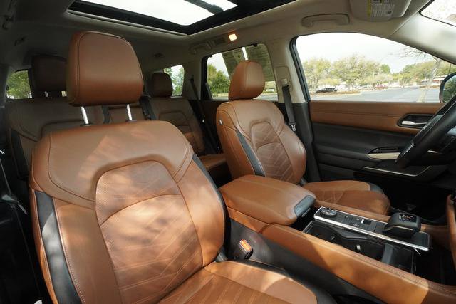 Used 2022 Nissan Pathfinder Platinum w/ Cargo Package image 27