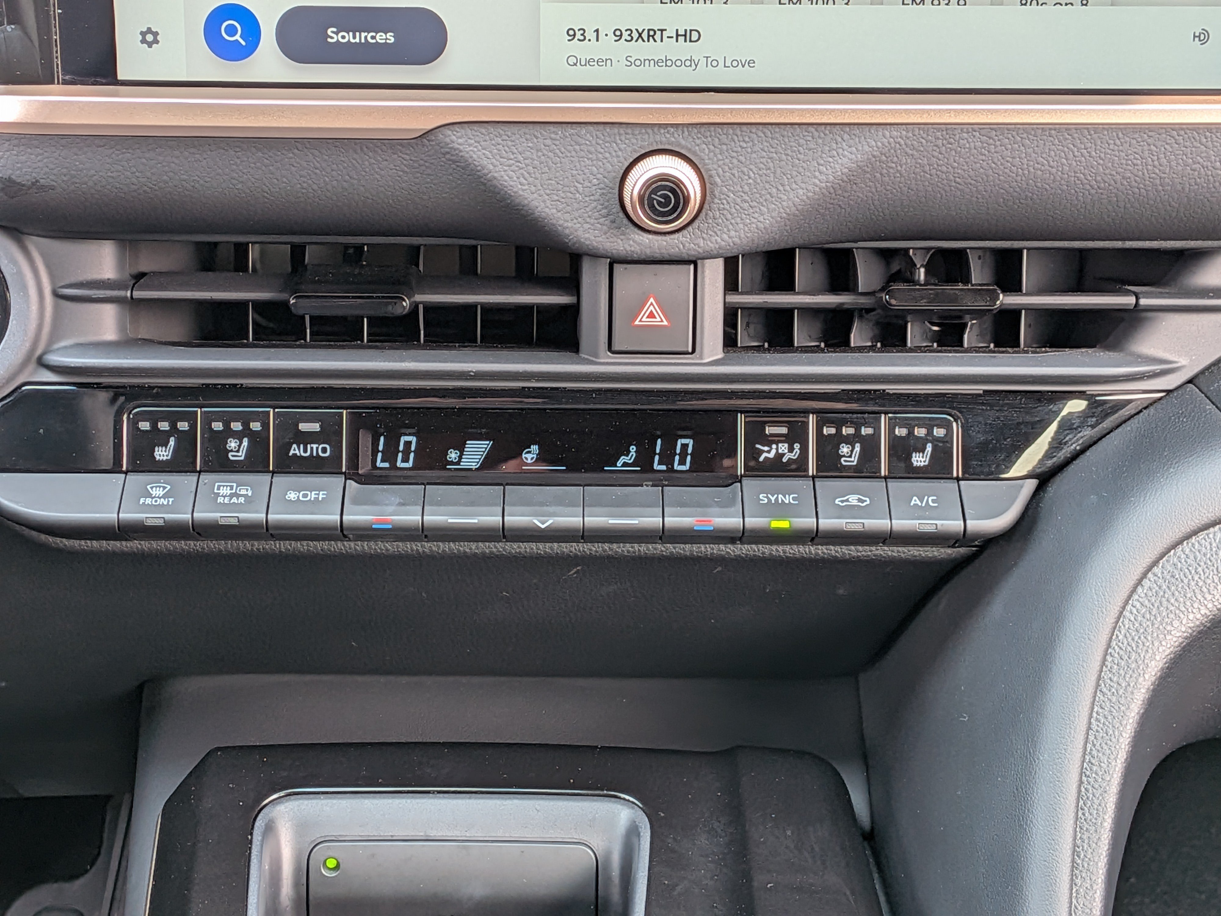 Certified 2025 Toyota Crown Signia AWD/4WD image 31
