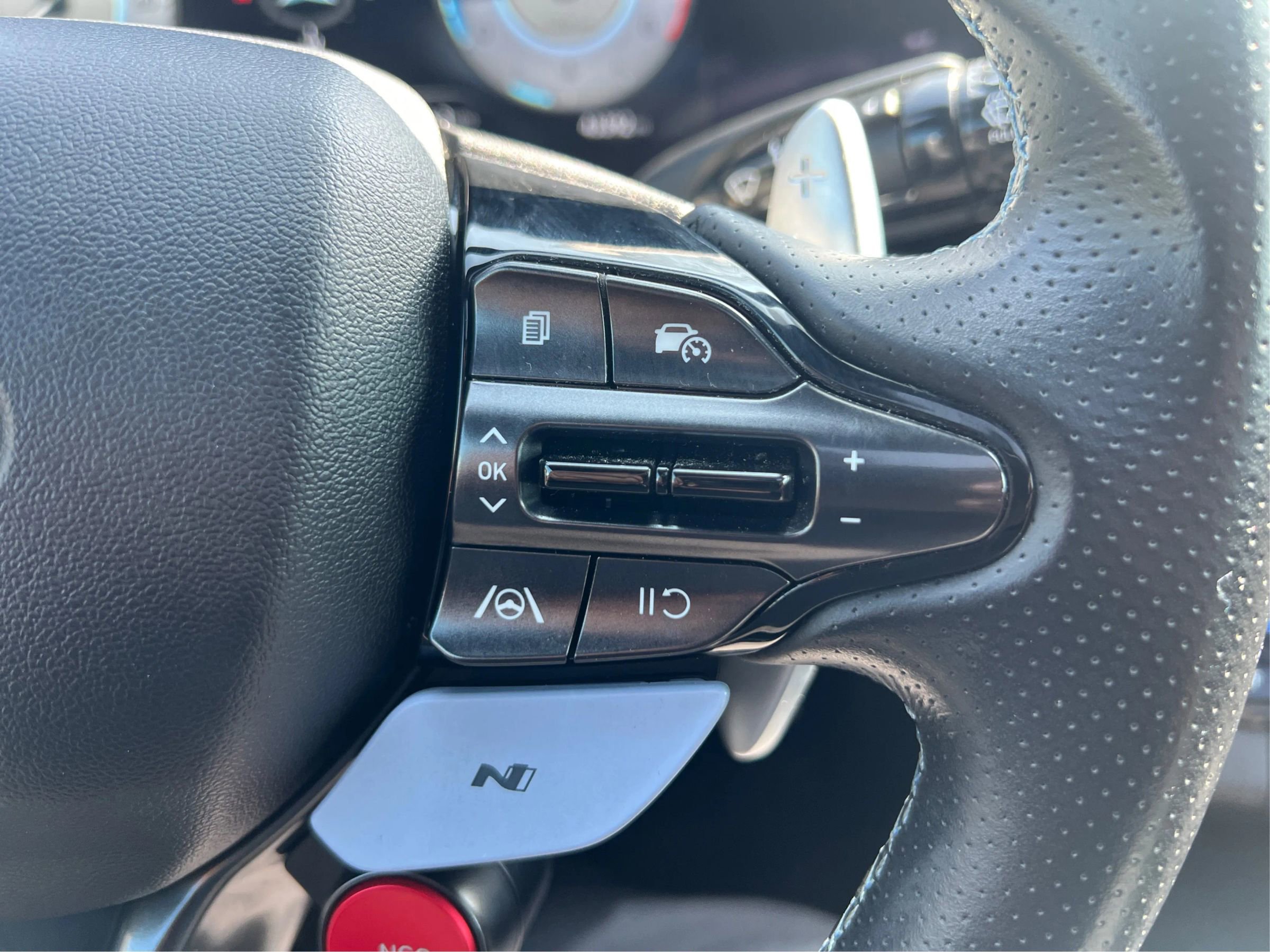 Used 2022 Hyundai Elantra N FWD image 31