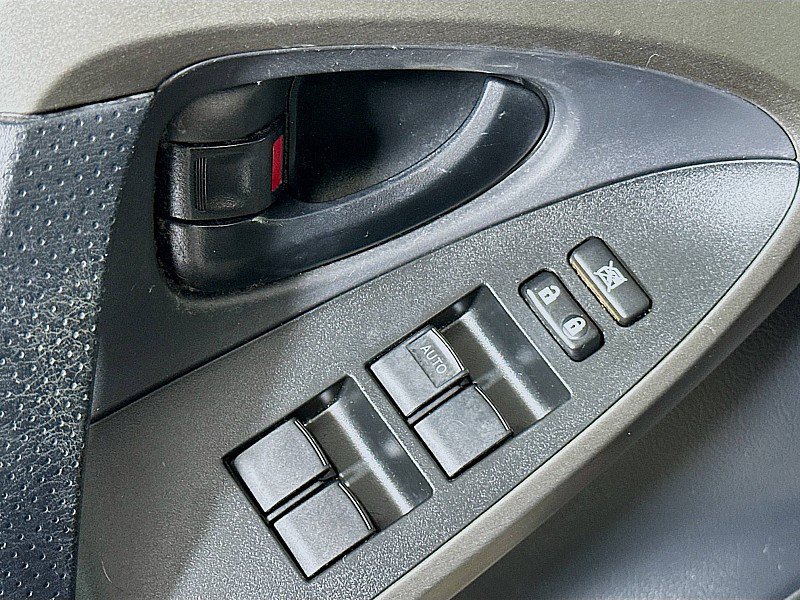 Used 2009 Toyota RAV4 Limited image 18