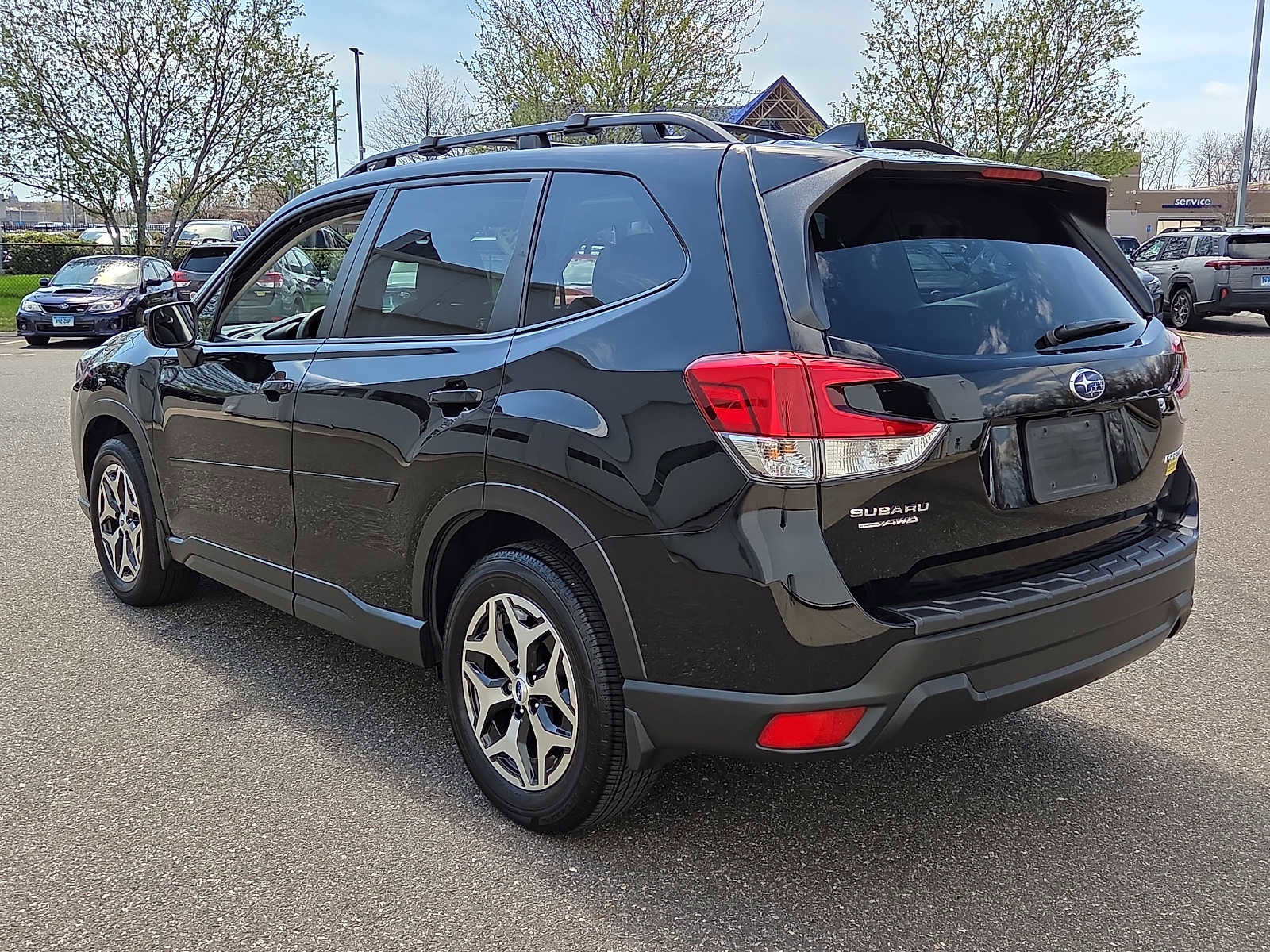 Used 2023 Subaru Forester Premium image 4