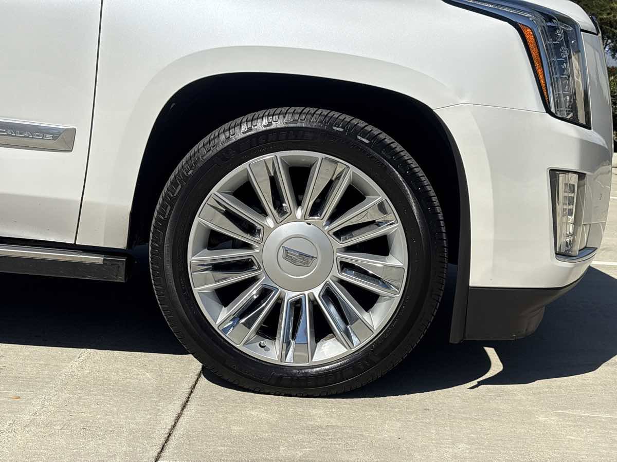 Used 2016 Cadillac Escalade Platinum image 10