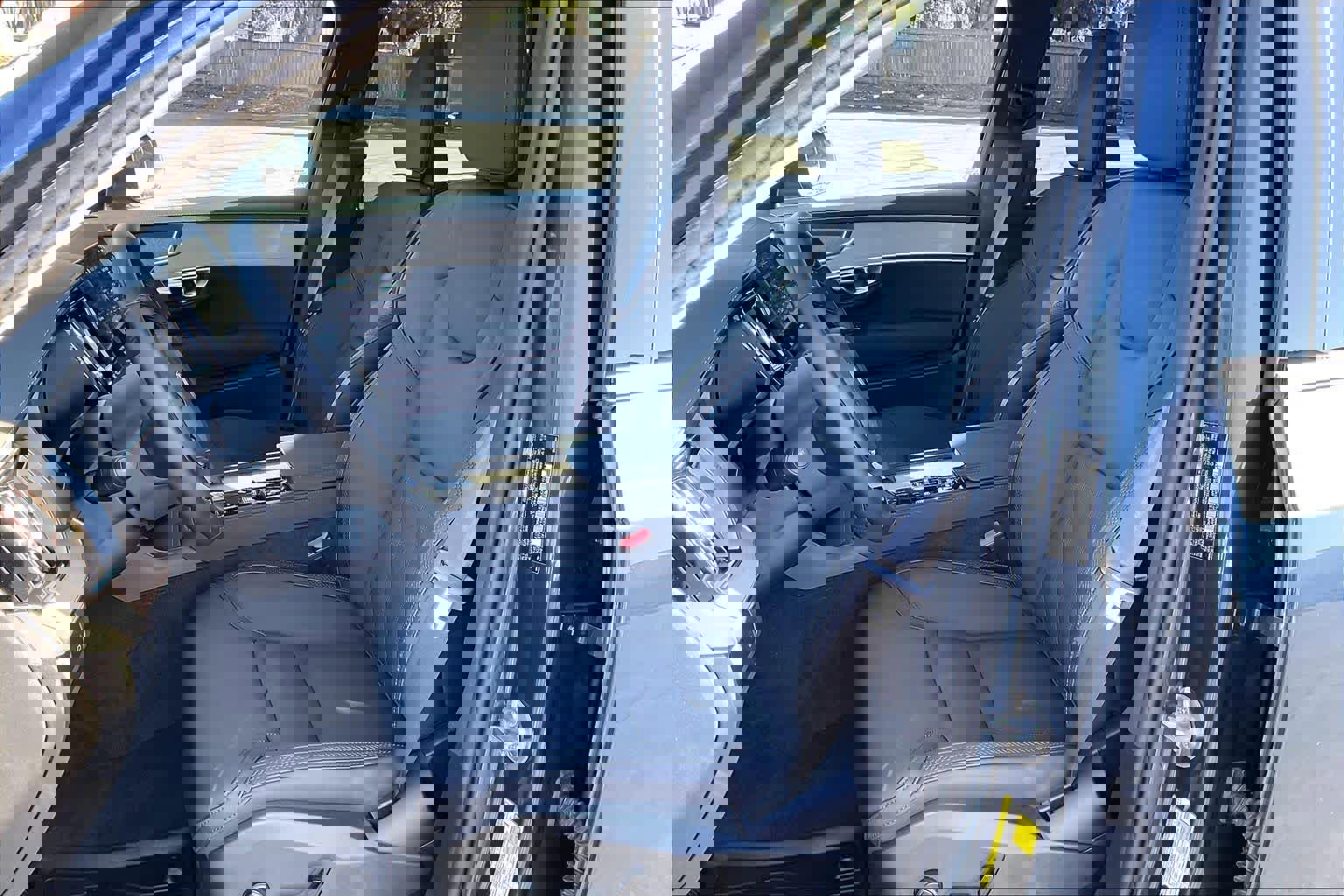 Used 2025 Volvo XC90 B6 Core w/ Protection Package Premier image 28