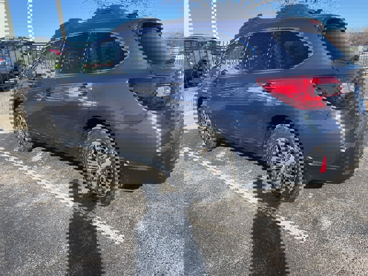 Used 2018 Subaru Outback 2.5i Limited w/ Popular Package #2 image 5