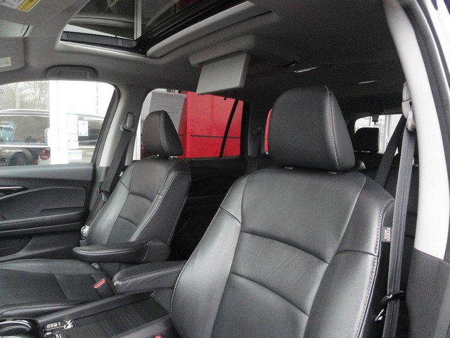 Used 2020 Honda Pilot Touring image 9