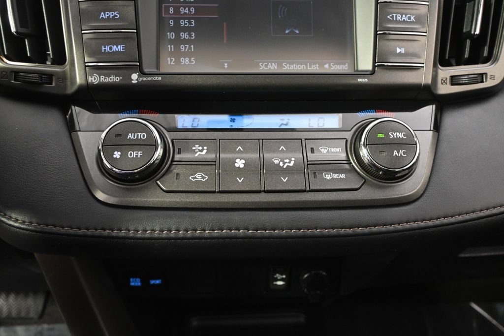 Used 2014 Toyota RAV4 XLE AWD/4WD image 30
