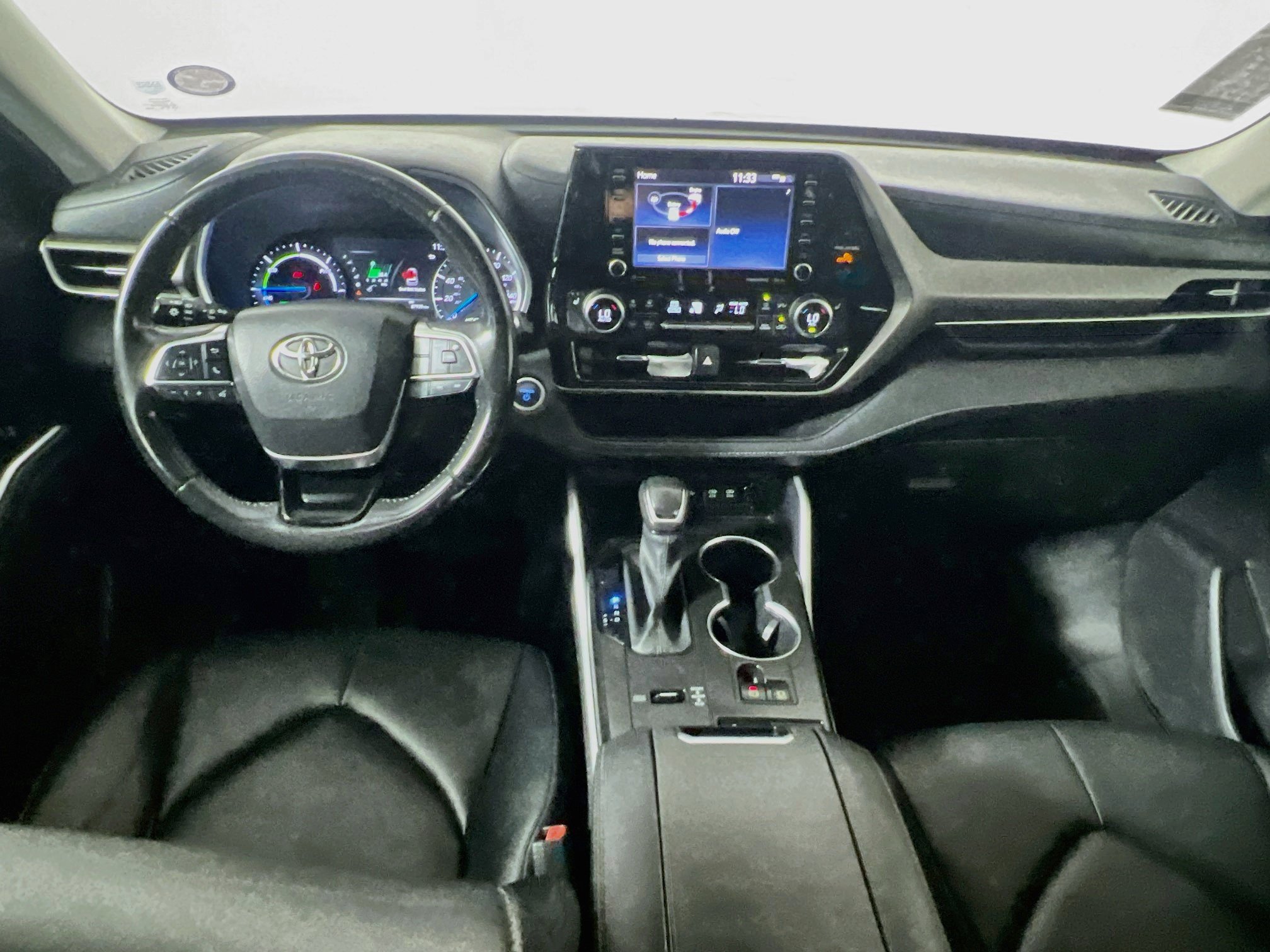 Used 2020 Toyota Highlander XLE FWD image 29