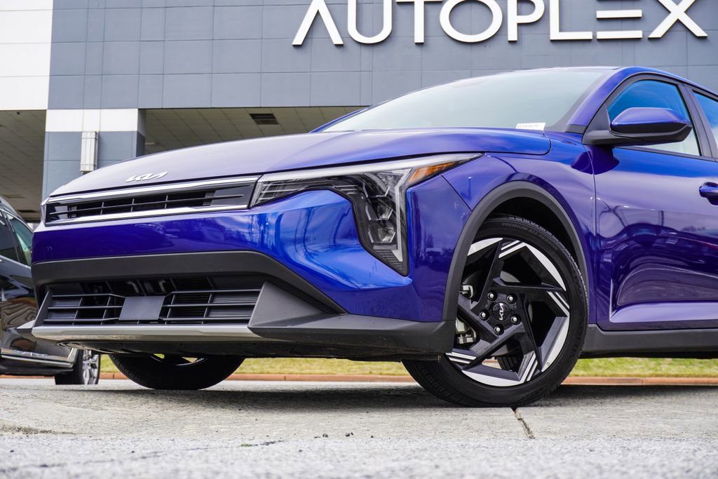 Used 2025 Kia K4 EX image 2