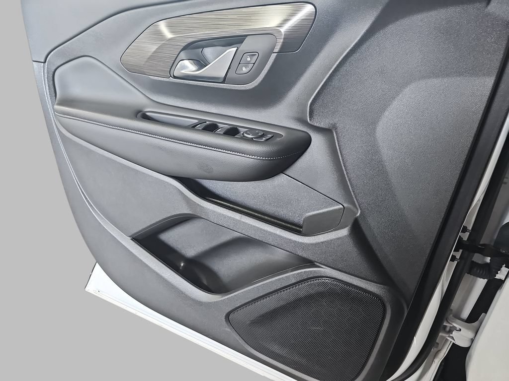 Used 2023 GMC Terrain SLE w/ LPO, Floor Liner Package AWD/4WD image 31