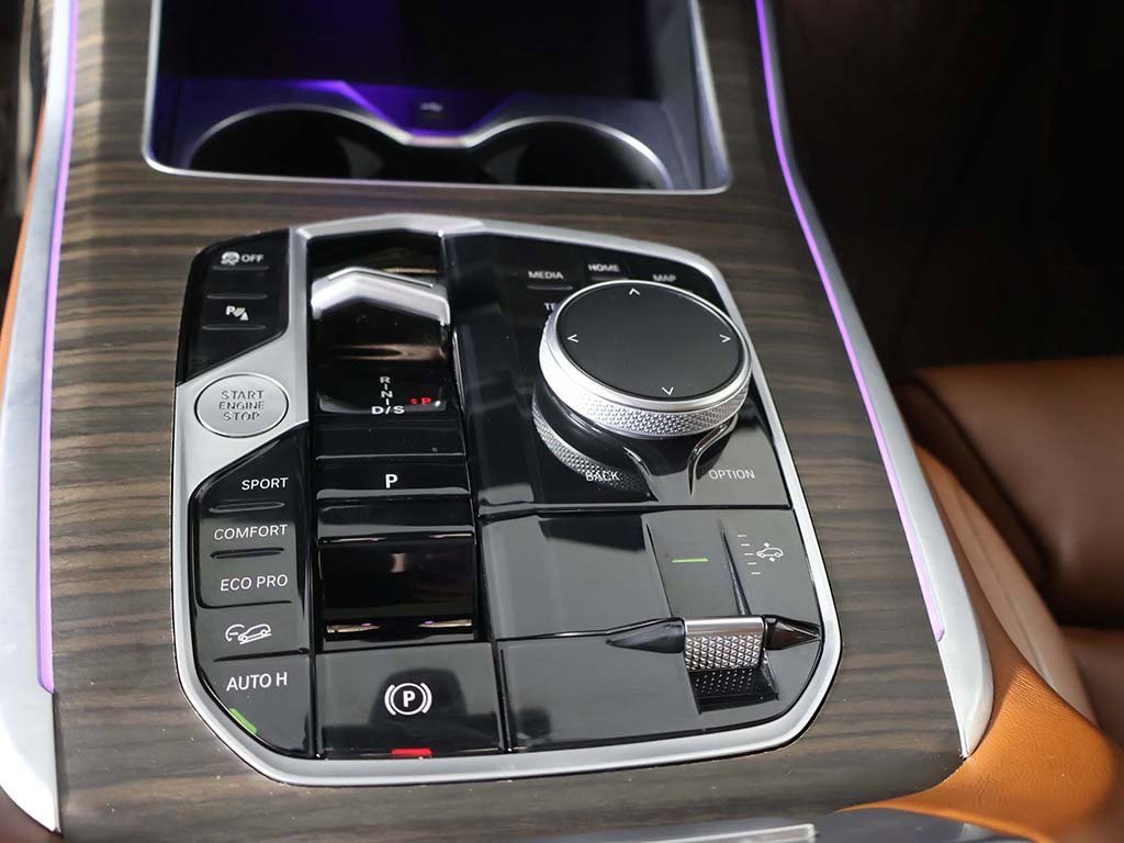 Used 2024 BMW X7 M60i image 53