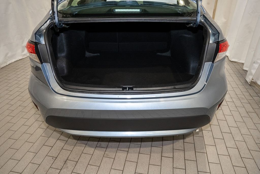 Used 2021 Toyota Corolla LE image 5