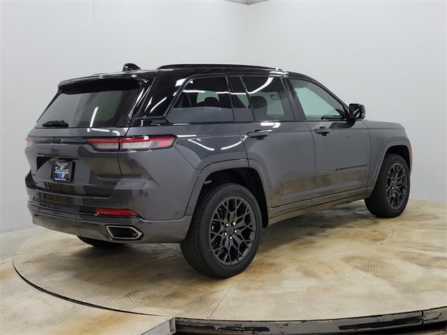 New 2025 Jeep Grand Cherokee Summit image 5