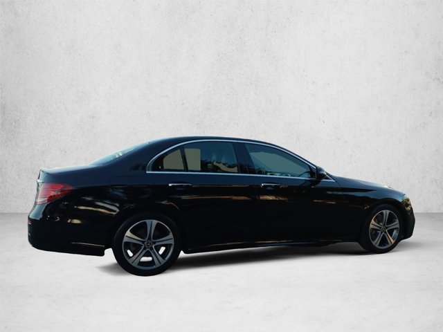 Used 2018 Mercedes-Benz E 300 image 4