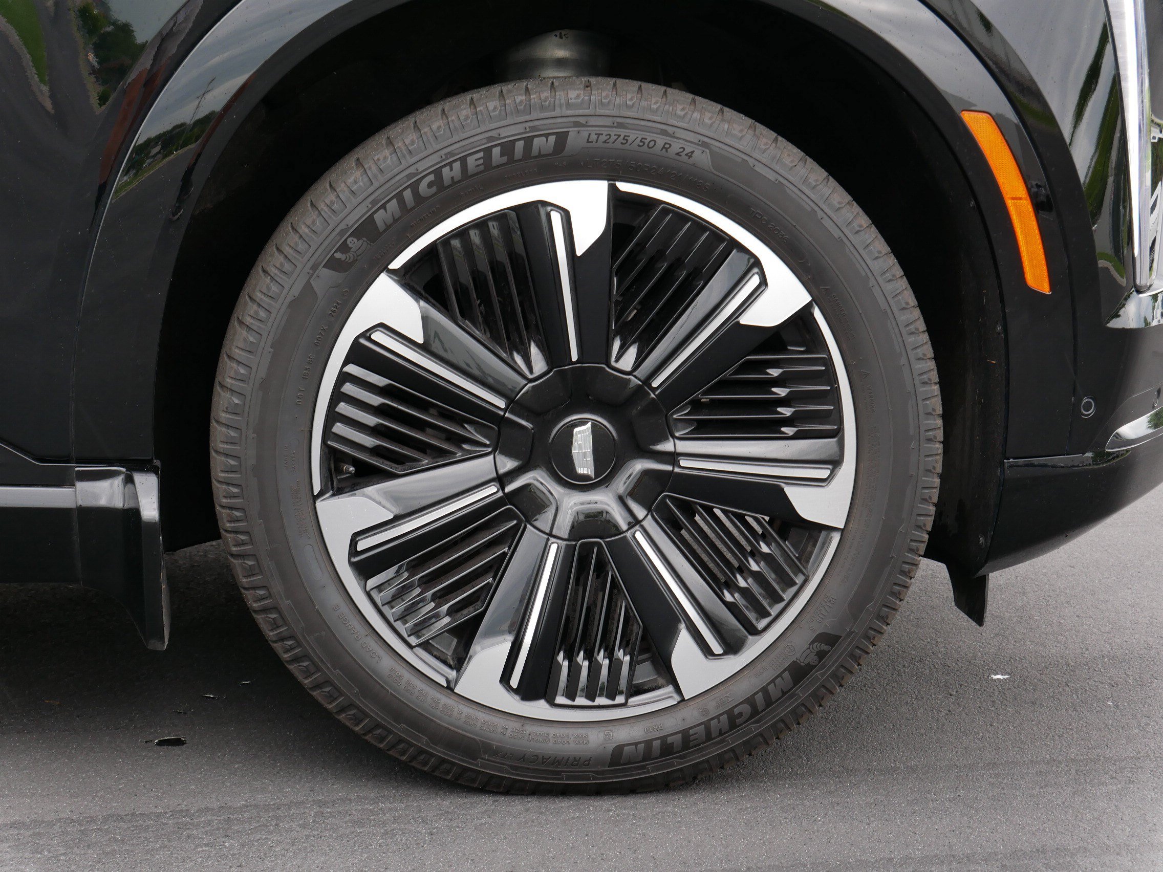 Certified 2025 Cadillac Escalade IQ Sport 1 w/ Smart Trailering package AWD/4WD image 14